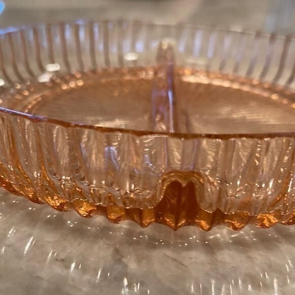 Anchor Hocking Queen Mary Pink divided relish tray - Picture 4 of 11